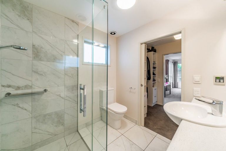 Photo of property in 10 Hollyford Place, Aotea, Porirua, 5024