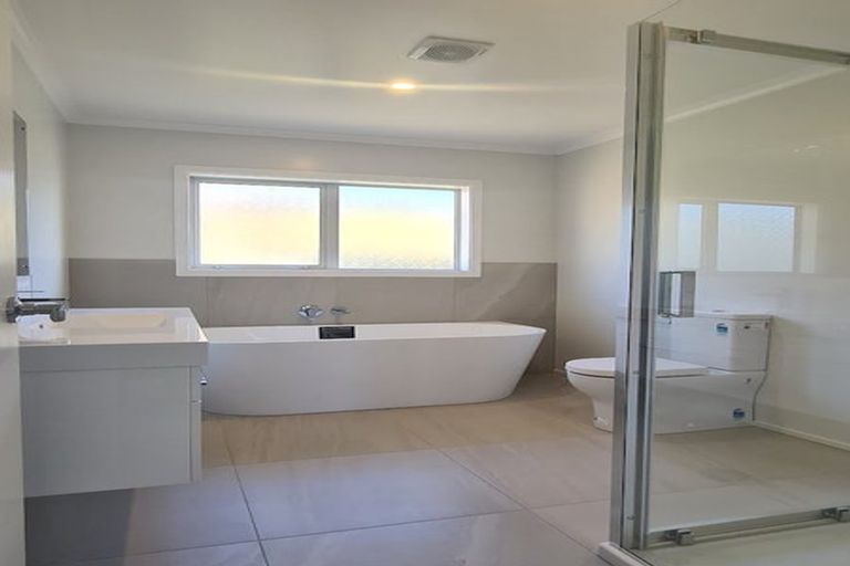 Photo of property in 47 Stockport Grove, Churton Park, Wellington, 6037