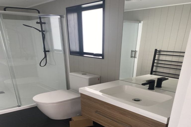 Photo of property in 8 Kaiwaru Place, Waikanae, 5036