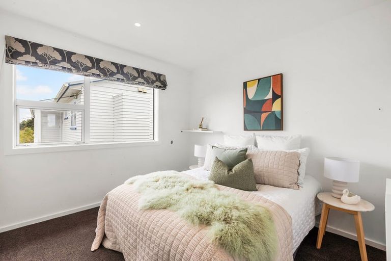 Photo of property in 7 Bowes Crescent, Strathmore Park, Wellington, 6022