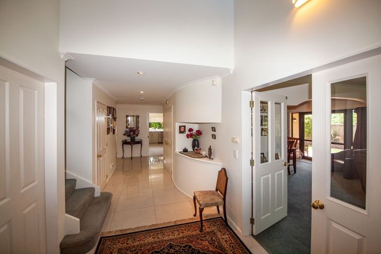 Photo of property in 6 Derry Hill, Churton Park, Wellington, 6037