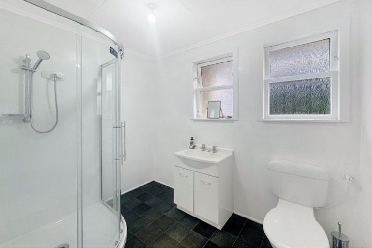 Photo of property in 1 Johnston Grove, Taita, Lower Hutt, 5011