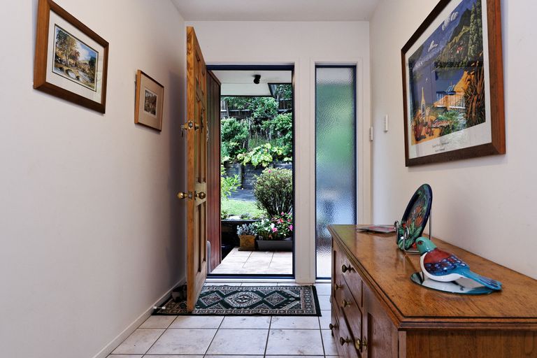 Photo of property in 35 Chamari Close, Titirangi, Auckland, 0604
