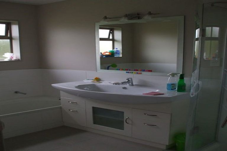 Photo of property in 15 Sophies Way, Papamoa Beach, Papamoa, 3118