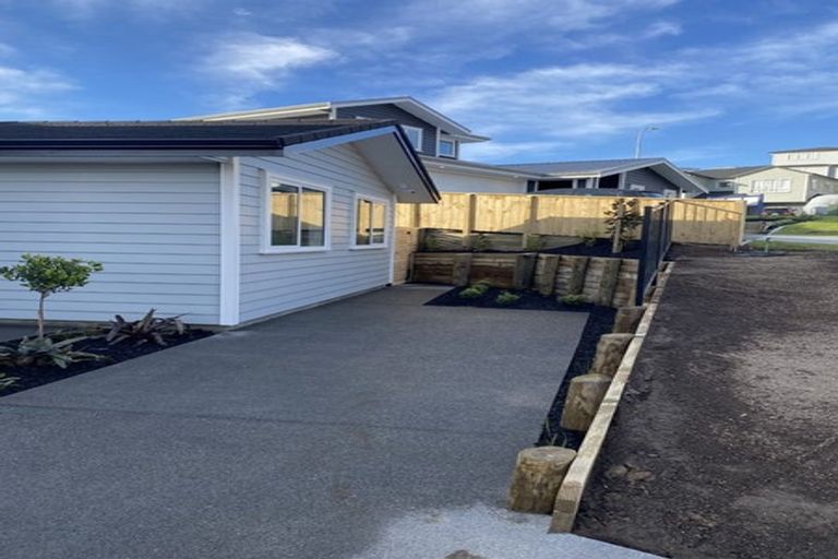 Photo of property in 35 Maraeariki Avenue, Orewa, 0931