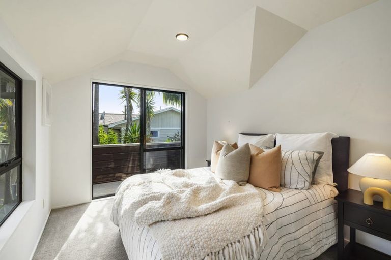Photo of property in 1/21 Commodore Parry Road, Castor Bay, Auckland, 0620
