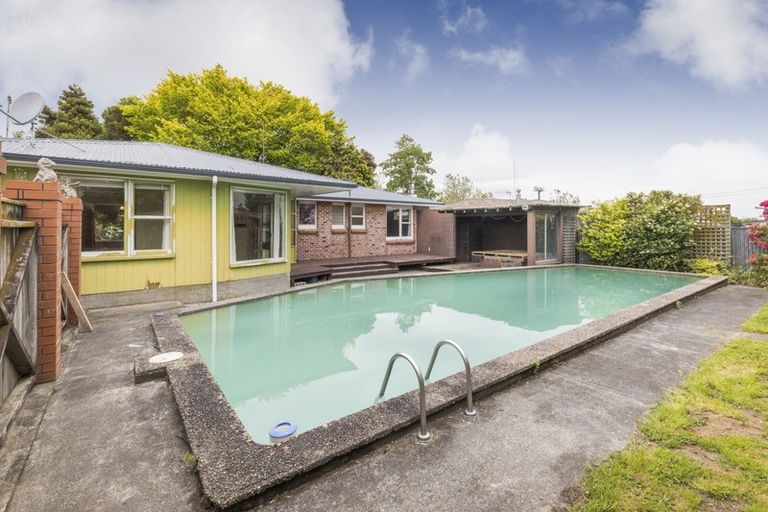 Photo of property in 98 Lethbridge Street, Feilding, 4702