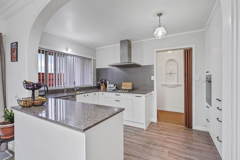 Photo of property in 1 Mahoe Street, Melville, Hamilton, 3206