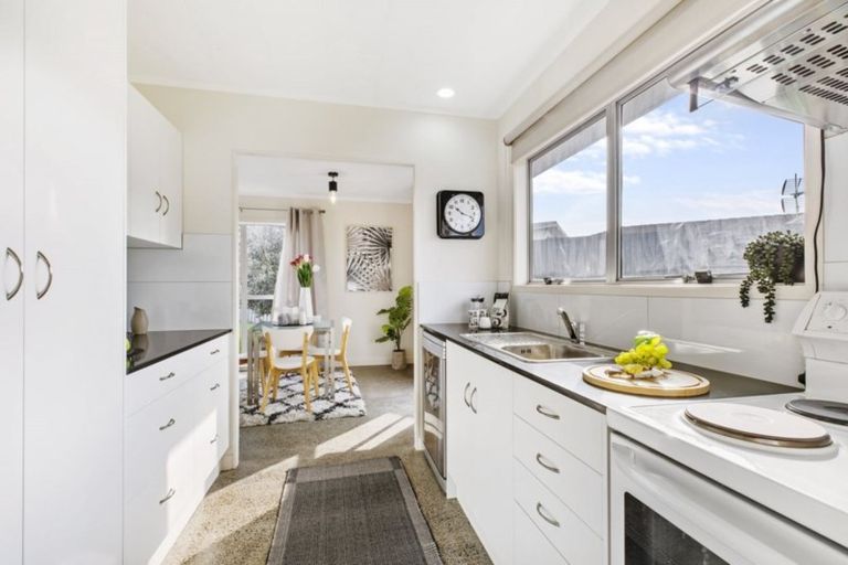 Photo of property in 21 Calthorp Close, Favona, Auckland, 2024