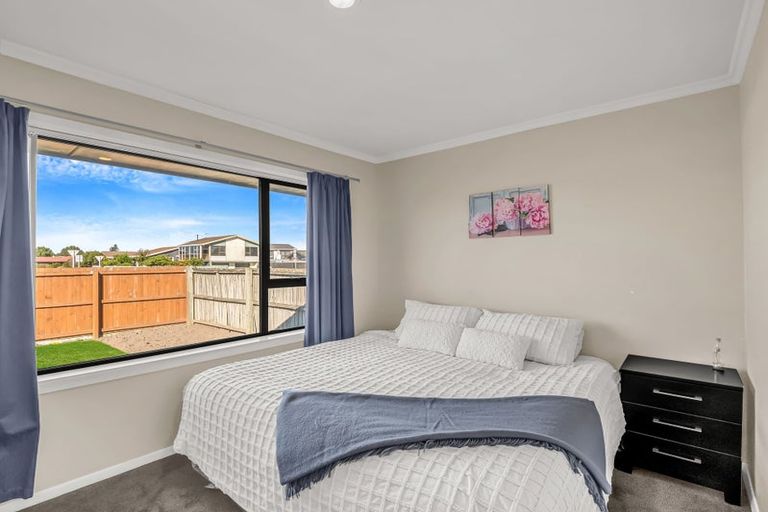 Photo of property in 409 Main Road North, Redwood, Christchurch, 8051