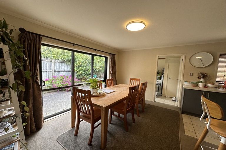 Photo of property in 28 Seamount Drive, Red Beach, 0932