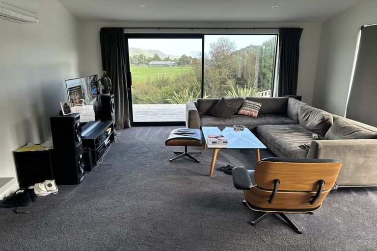 Photo of property in 8 Kaiwaru Place, Waikanae, 5036