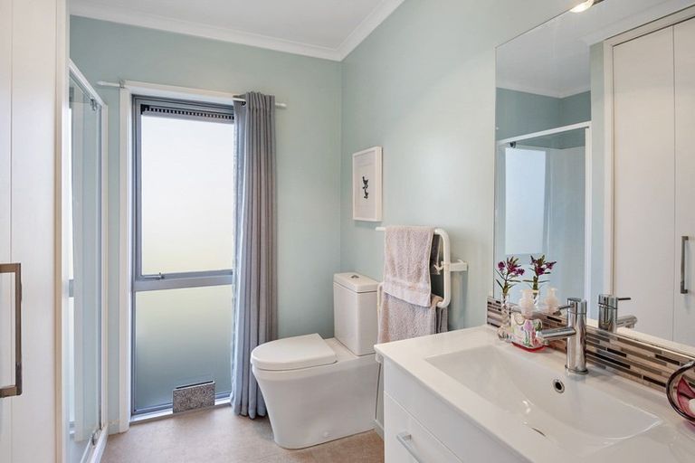 Photo of property in 2/55 Edward Avenue, Edgeware, Christchurch, 8013