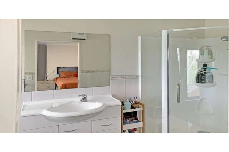 Photo of property in 4 Burnfield Way, Levin, 5510