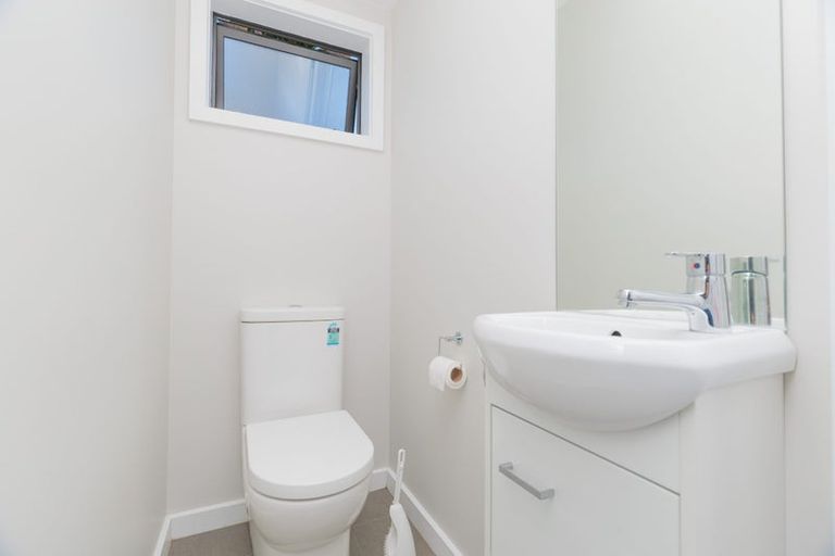 Photo of property in 60u2 Broderick Road, Johnsonville, Wellington, 6037