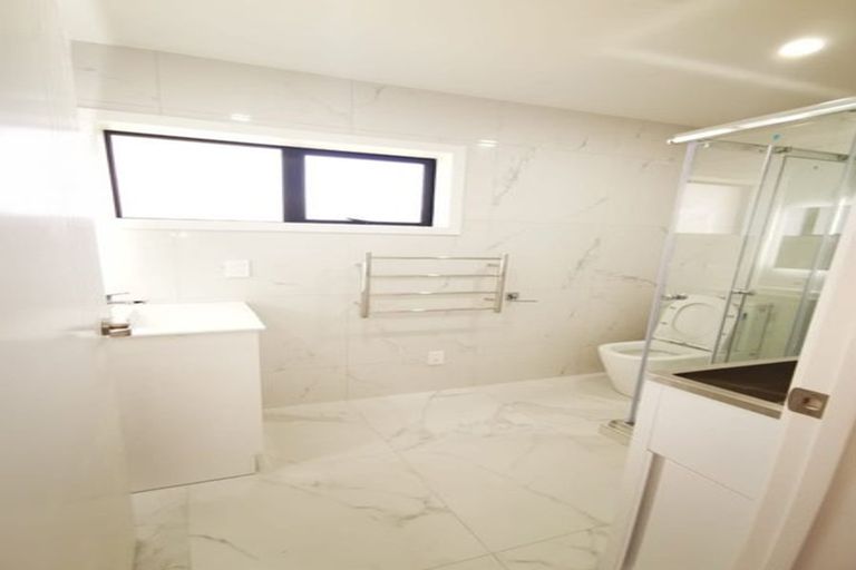 Photo of property in 124d Rosier Road, Glen Eden, Auckland, 0602