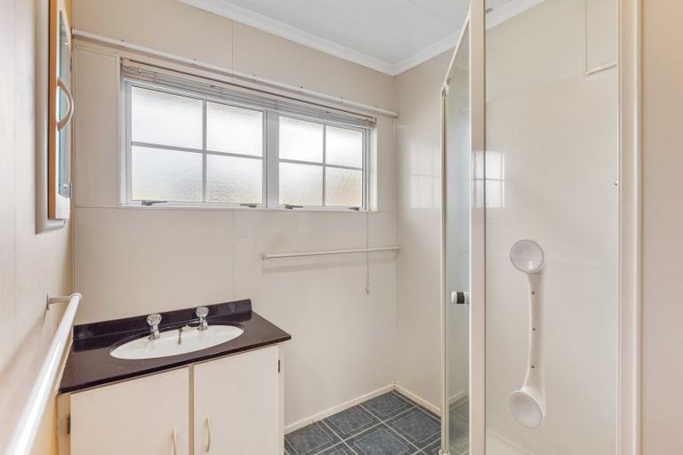 Photo of property in 11 Konini Place, Hawera, 4610