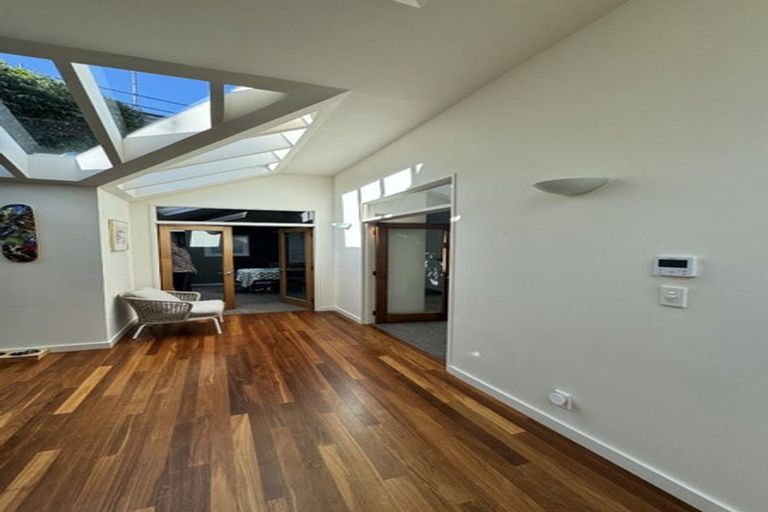 Photo of property in 9a Wadestown Road, Wadestown, Wellington, 6012