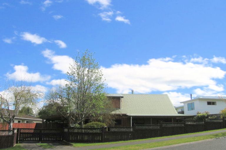 Photo of property in 27 Golders Place, Richmond Heights, Taupo, 3330