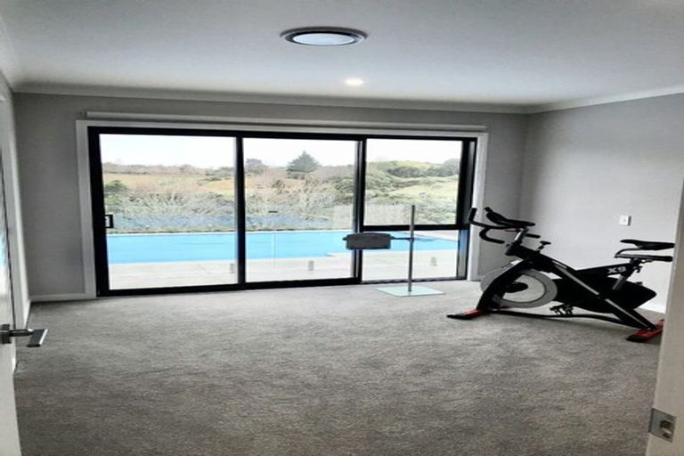 Photo of property in 90 Stoneridge Terrace, Whitford, Manurewa, 2576