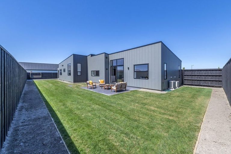 Photo of property in 12 Steggall Road, Rangiora, 7400