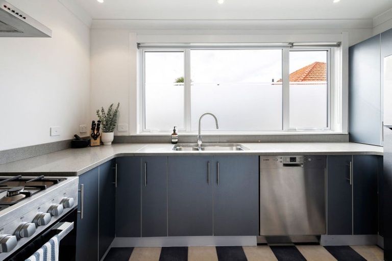 Photo of property in 16 Robinson Street, Cambridge, 3434