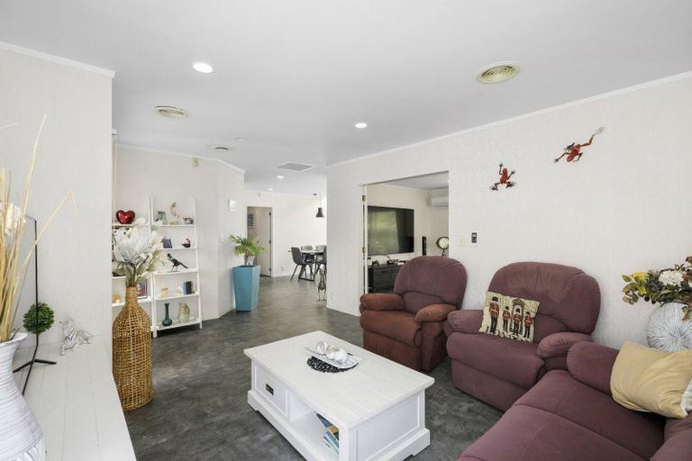 Photo of property in 2/21 Sharpe Crescent, Wainuiomata, Lower Hutt, 5014