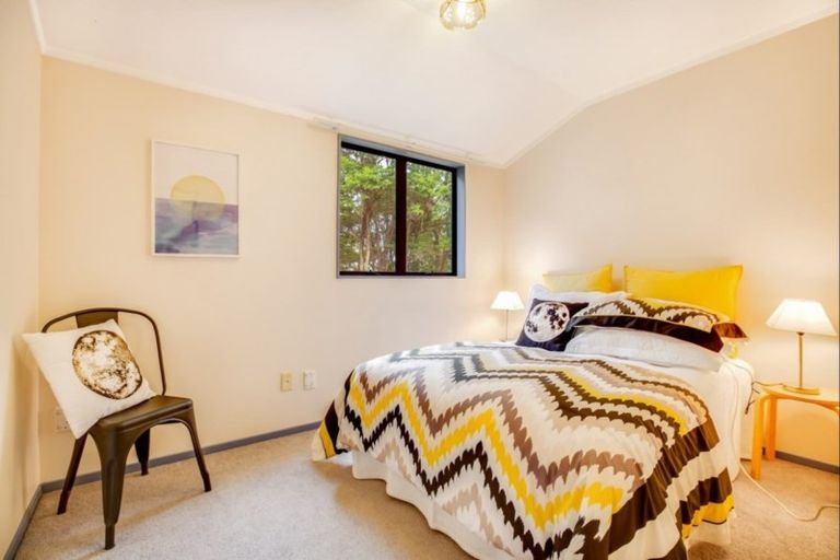 Photo of property in 18 Konini Road, Titirangi, Auckland, 0604