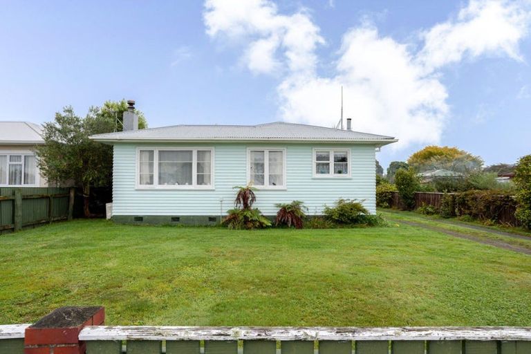Photo of property in 43 Barraud Street, Dannevirke, 4930