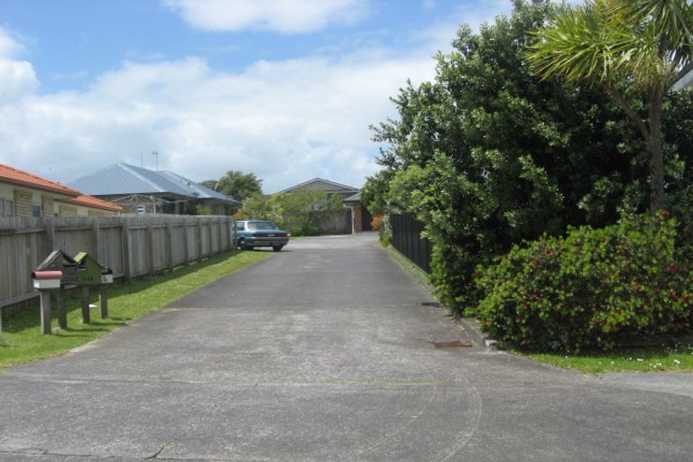 Photo of property in 2/16 Bellville Drive, Clendon Park, Auckland, 2103