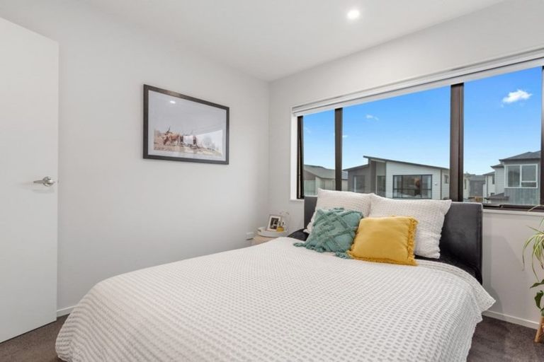 Photo of property in 28 Kearns Drive, Hobsonville, Auckland, 0616