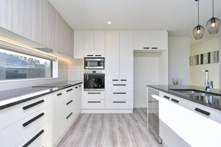 Photo of property in 36 Plover Avenue, Amberley, 7410