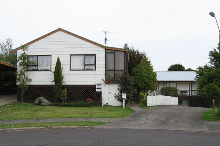 Photo of property in 23 Flaunty Place, West Harbour, Auckland, 0618