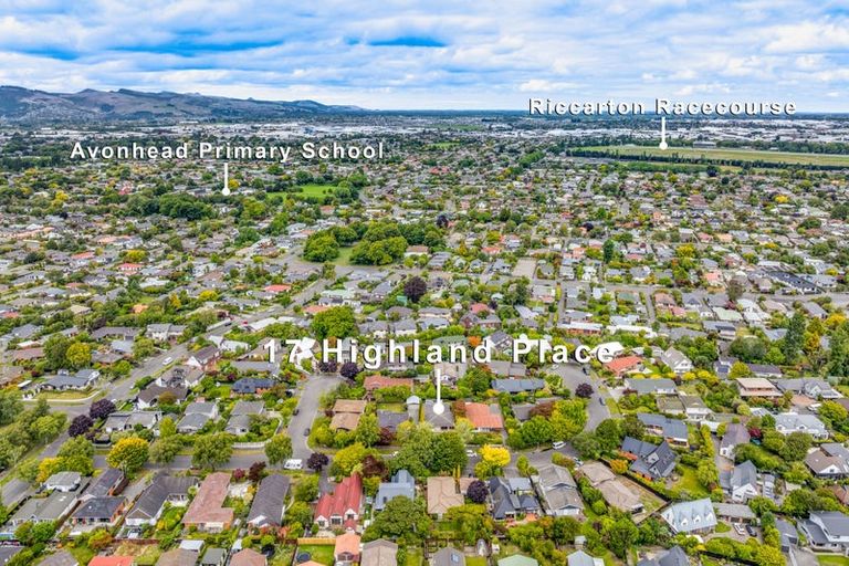 Photo of property in 17 Highland Place, Avonhead, Christchurch, 8042