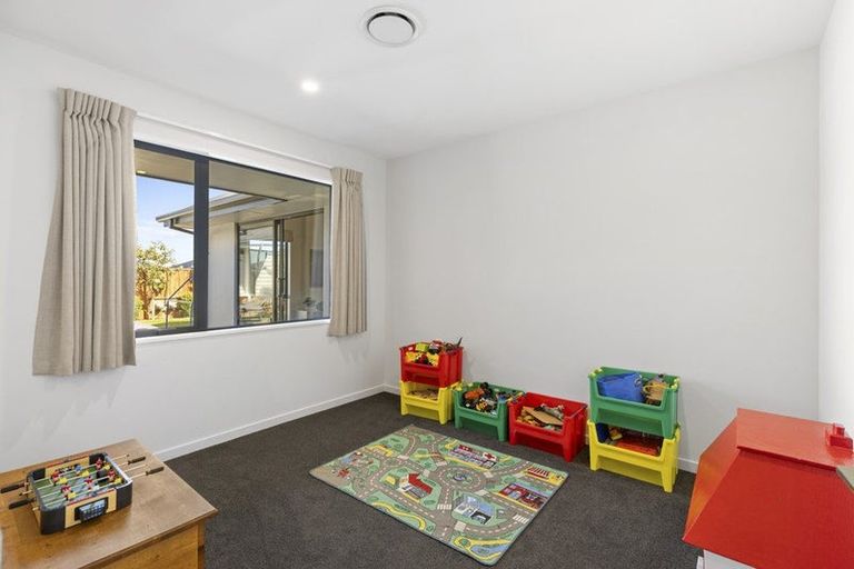 Photo of property in 1 Manaia Street, Pegasus, 7612