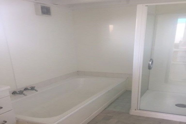 Photo of property in 4 Lake Road, Devonport, Auckland, 0624
