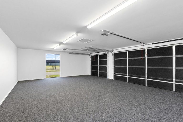 Photo of property in 14 Village Green Drive, Huntingdon, 7774