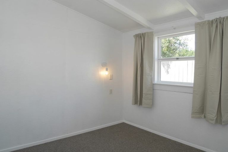 Photo of property in 25 Hemara Street, Waikanae Beach, Waikanae, 5036