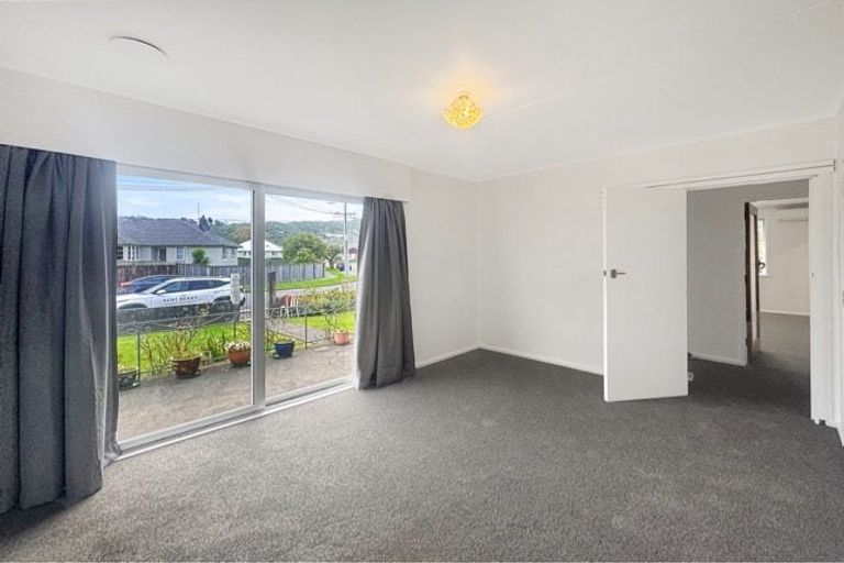Photo of property in 1 Johnston Grove, Taita, Lower Hutt, 5011
