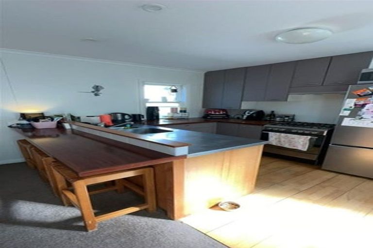 Photo of property in 90 Russell Terrace, Berhampore, Wellington, 6023