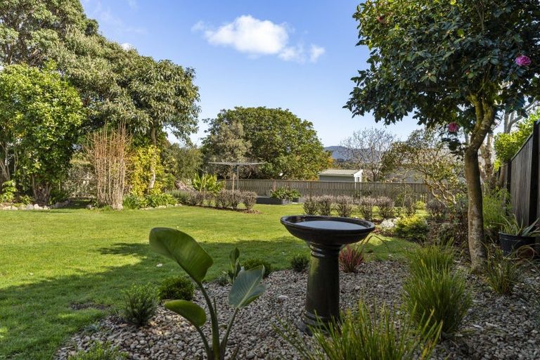Photo of property in 50 Winara Avenue, Waikanae, 5036