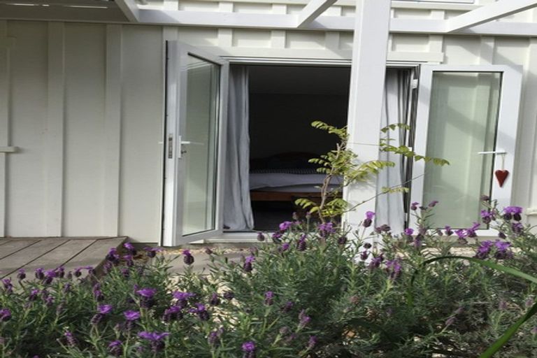 Photo of property in 10 Kauri Road, Stanmore Bay, Whangaparaoa, 0932