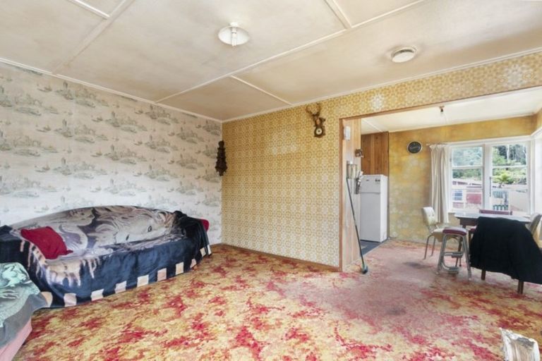 Photo of property in 28 Kowhai Street, Wainuiomata, Lower Hutt, 5014