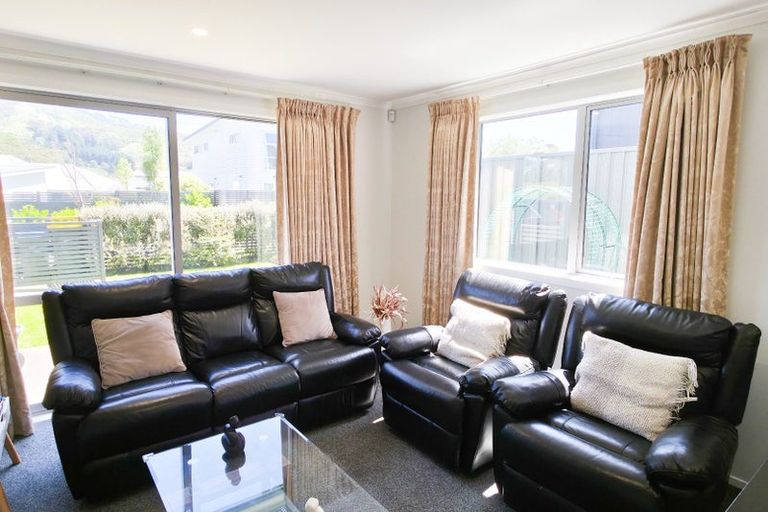 Photo of property in 36 Bluff Road, Kenepuru, Porirua, 5022