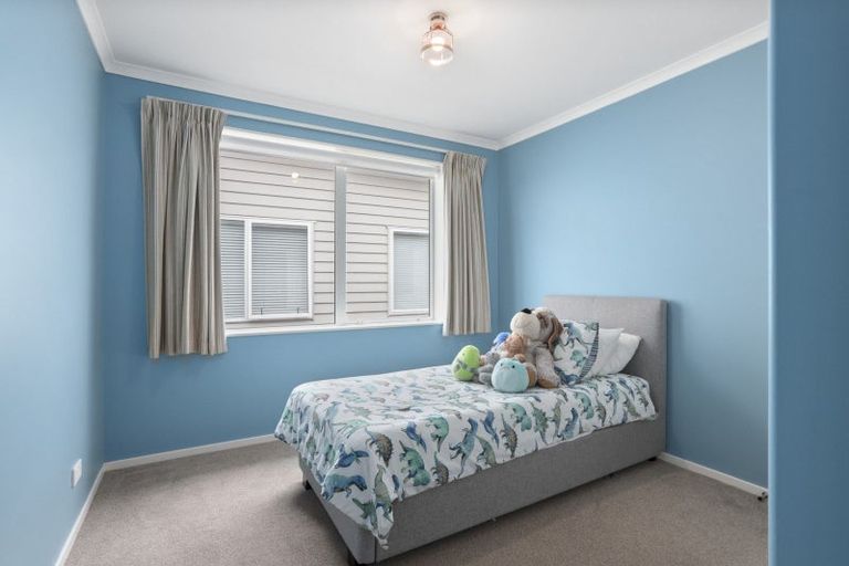 Photo of property in 2 Kotuku Lane, Hobsonville, Auckland, 0616