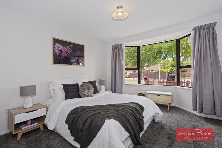 Photo of property in 34 Solomon Avenue, Redwood, Christchurch, 8051