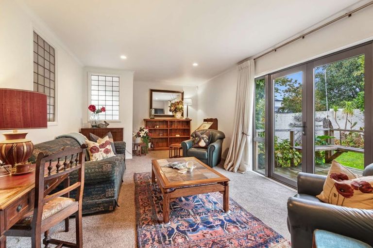 Photo of property in 19 Ashburn Lane, Awapuni, Palmerston North, 4412