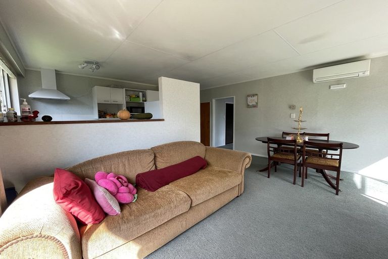Photo of property in 35a Pehi Kupa Street, Waikanae, 5036
