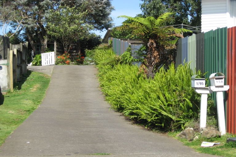 Photo of property in 4 Claresholm Place, Mangere Bridge, Auckland, 2022