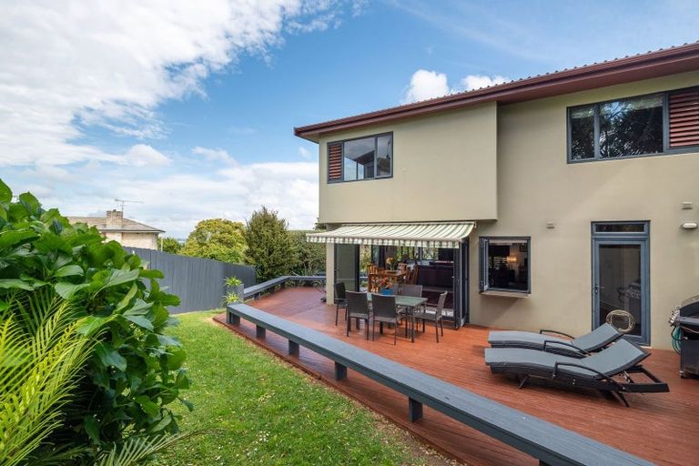 Photo of property in 3/71 Pupuke Road, Northcote, Auckland, 0627